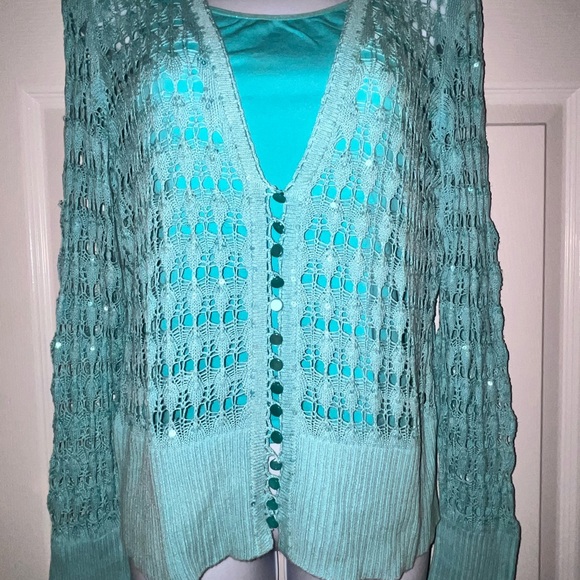Cache Silk Cardigan with Sequins and Tank Top in a beautiful Aqua Color - Picture 3 of 6